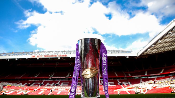 Who will lift the  Super League trophy in 2016?