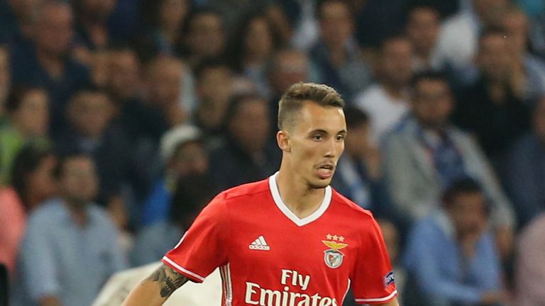 NAPLES, ITALY - SEPTEMBER 28:  Alex Grimaldo of Benfica during the UEFA Champions League match between SSC Napoli and Benfica at Stadio San Paolo on Septem