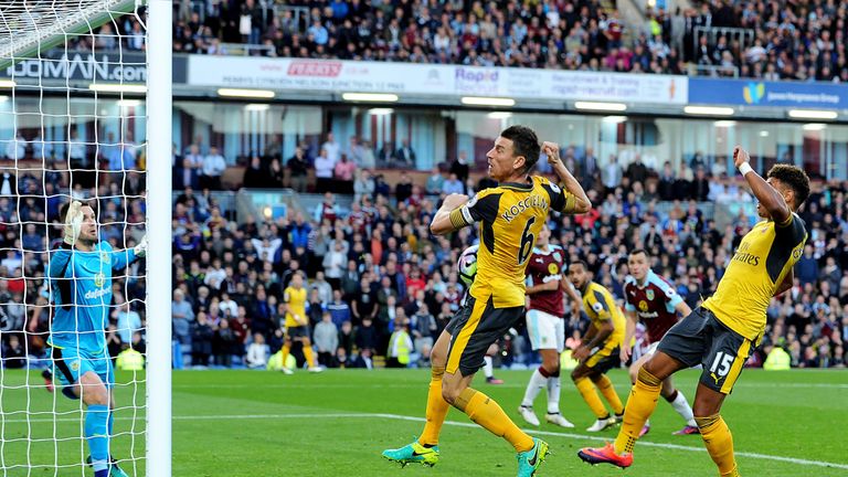 Alex Oxlade-Chamberlain and Laurent Koscielny combine to score a late winner for Arsenal
