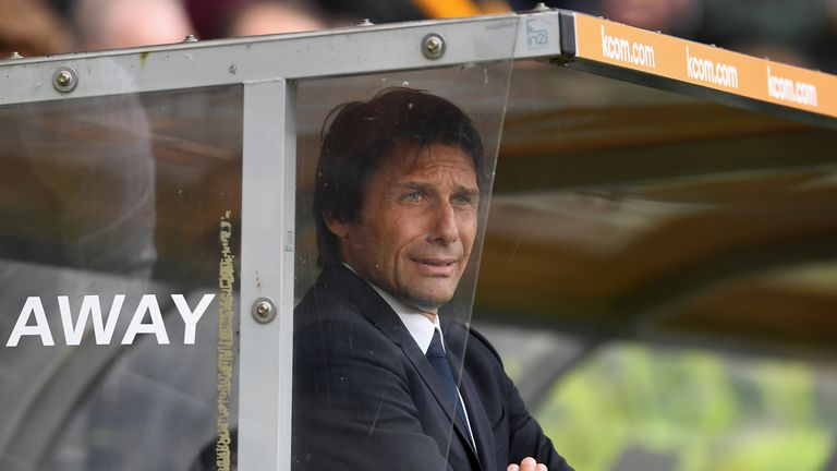 HULL, ENGLAND - OCTOBER 01:  Antonio Conte, Manager of Chelsea looks on during the Premier League match between Hull City and Chelsea at KCOM Stadium on Oc