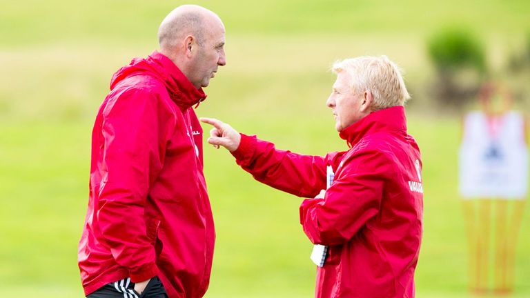 Gary McAllister (left) with Scotland boss Gordon Strachan during training this week