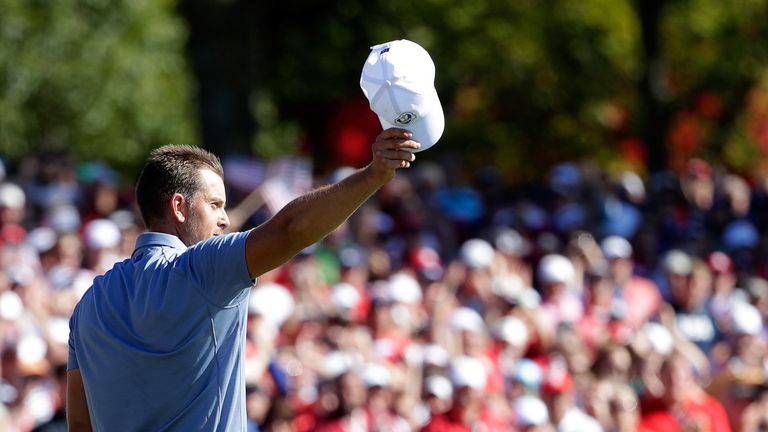 CHASKA, MN - OCTOBER 02: Henrik Stenson of Europe gestures to the crowd after winning his match during singles matches of the 2016 Ryder Cup at Hazeltine N