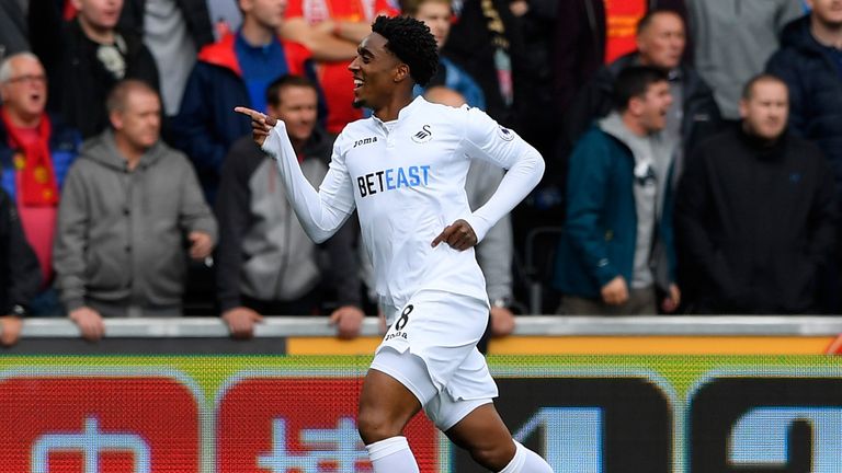 Leroy Fer of Swansea City celebrates 