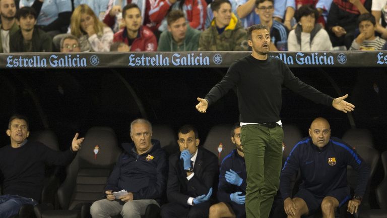 VIGO, SPAIN - OCTOBER 02:  Enrique Martínez head coach of FC Barcelona reacts during the La Liga match between Real Club Celta de Vigo and Futbol Club Bar