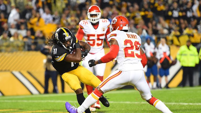 PITTSBURGH, PA - OCTOBER 02: Markus Wheaton #11 of the Pittsburgh Steelers catches a pass between Eric Berry #29 and Dee Ford #55 of the Kansas City Chiefs