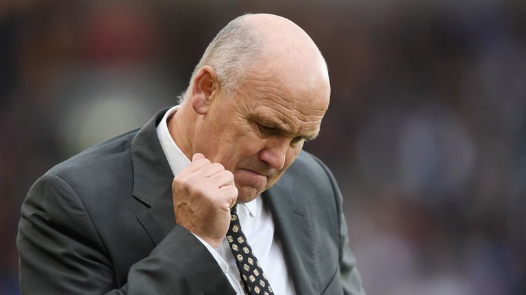 HULL, ENGLAND - OCTOBER 01: Mike Phelan, caretaker Manager of Hull City reacts during the Premier League match between Hull City and Chelsea at KCOM Stadiu