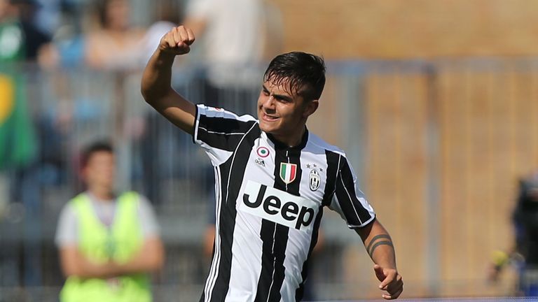 EMPOLI, ITALY - OCTOBER 02: Paulo Dybala of Juventus FC celebrates after scoring a goal during the Serie A match between Empoli FC and Juventus FC at Stadi