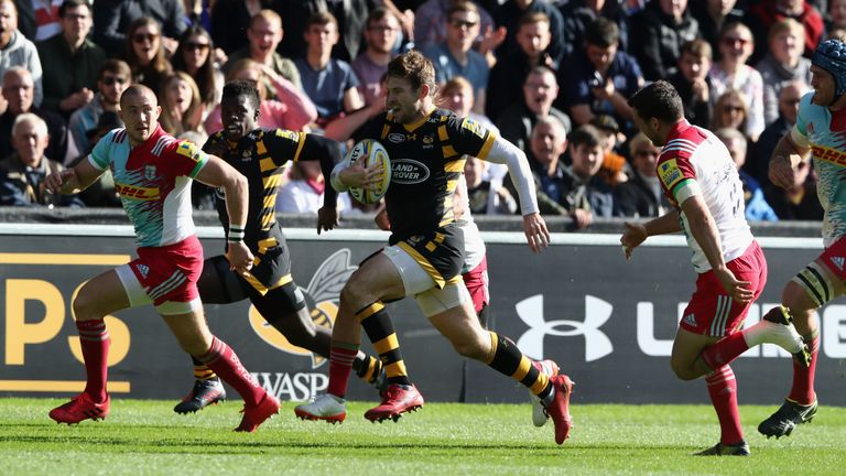 Elliot Daly breaks clear to score Wasps' fourth try against Harlequins