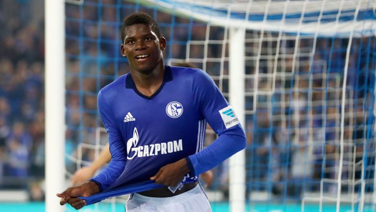 during the Bundesliga match between FC Schalke 04 and Borussia Moenchengladbach at Veltins-Arena on October 2, 2016 in Gelsenkirchen, Germany.