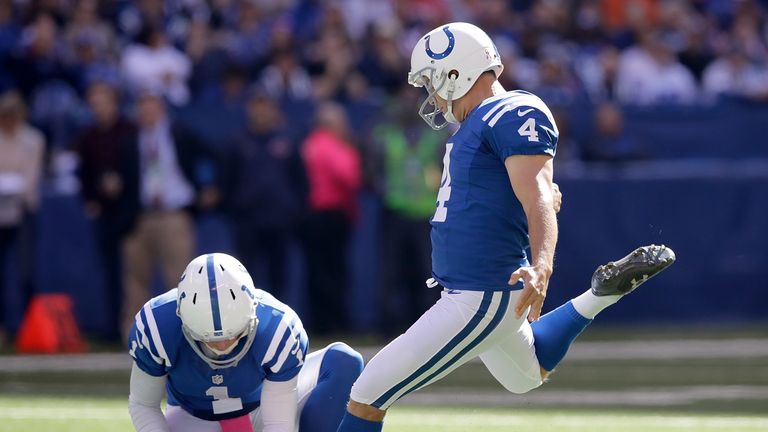 INDIANAPOLIS, IN - OCTOBER 09: Adam Vinatieri #4 of the Indianapolis Colts kicks a field goal during the game against the Chicago Bears at Lucas Oil Stadiu