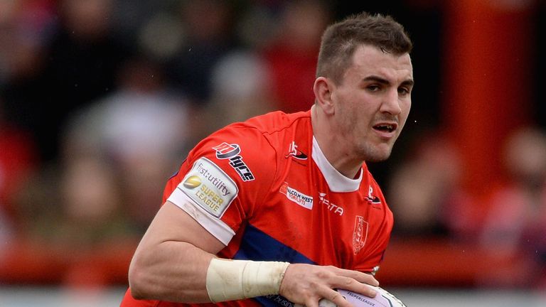 Adam Walker joins St Helens