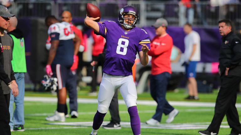 Sam Bradford #8 of the Minnesota Vikings warms up before the game against the Houston Texans