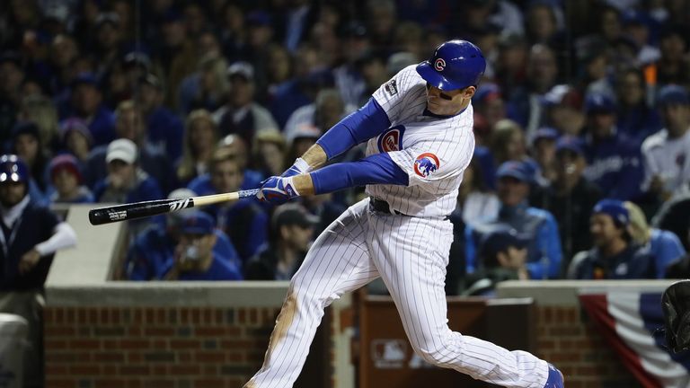 Anthony Rizzo hits a solo home run in the fifth inning against the Los Angeles Dodgers