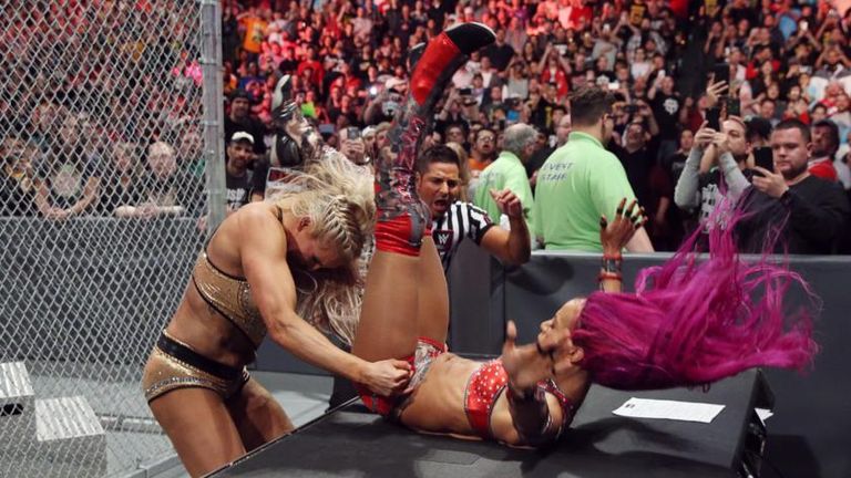 Hell in a Cell - Sasha Banks v Charlotte