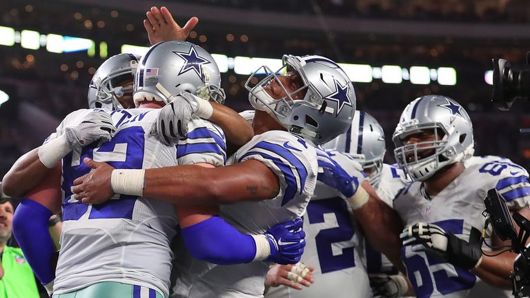 ARLINGTON, TX - OCTOBER 30:  Jason Witten #82 of the Dallas Cowboys celebrates with Dak Prescott #4 of the Dallas Cowboys after scoring the game winning to