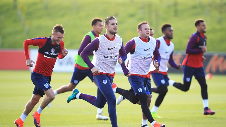 Jamie Vardy, Jordan Henderson and Wayne Rooney during an England training session