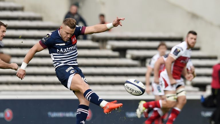 Bordeaux-Begles' Irish flyhalf Ian Madigan kicks the ball during the Champions Cup match between Bordeaux-Begles and Ulster on October 16 2016