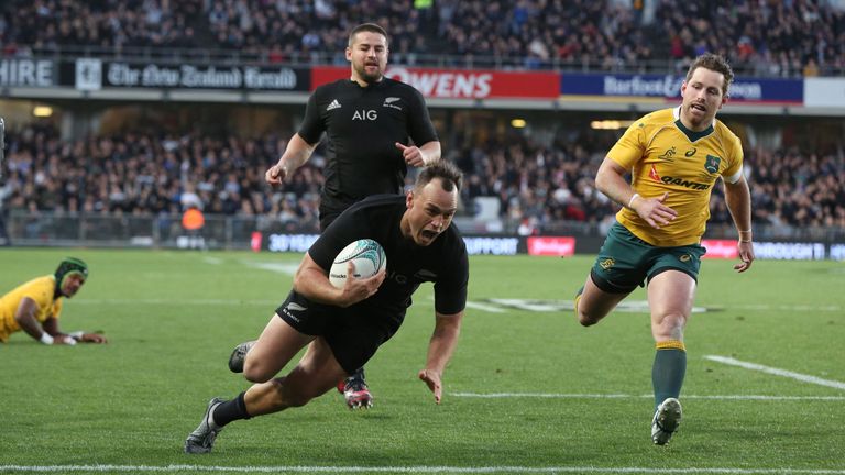  Israel Dagg scoes New Zealand's first try