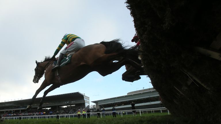 Ivanovich Gorbatov ridden by Barry Geraghty on their way to winning The Paddy Power `Download Our New iPhone App` 3-Y-O Maiden Hurdle during day two of the