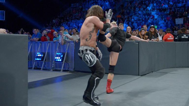 WWE Smackdown - James Ellsworth kicks AJ Styles