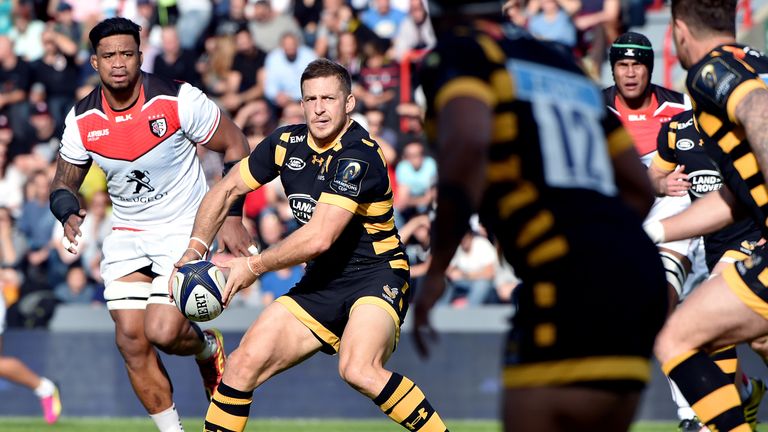 Jimmy Gopperth looks for a pass during the European Champions Cup match against Toulouse