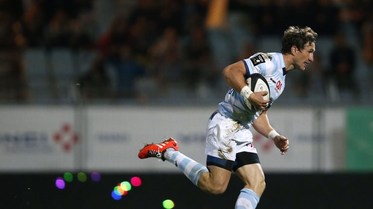 Johan Goosen runs to score a try for Racing 92