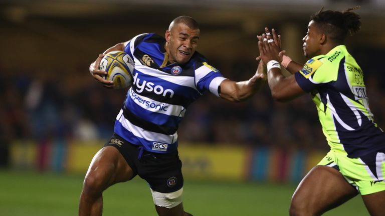 BATH, ENGLAND - OCTOBER 07:  Jonathan Joseph of Bath breaks with the ball during the Aviva Premiership match between Bath Rugby and Sale Sharks at the Recr