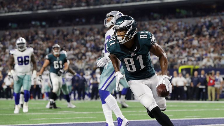 ARLINGTON, TX - OCTOBER 30:  Jordan Matthews #81 of the Philadelphia Eagles scores a touchdown in the third quarter during a game between the Dallas Cowboy