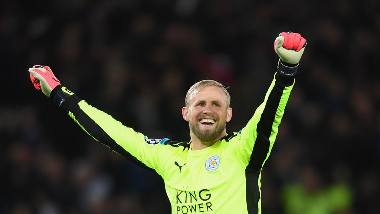 LEICESTER, ENGLAND - OCTOBER 18: Kasper Schmeichel of Leicester City celebrates his team's first goal during the UEFA Champions League Group G match betwee