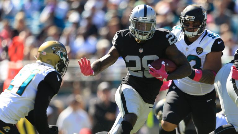 JACKSONVILLE, FL - OCTOBER 23: Latavius Murray #28 of the Oakland Raiders in action during the first half of the game against the Jacksonville Jaguars at E