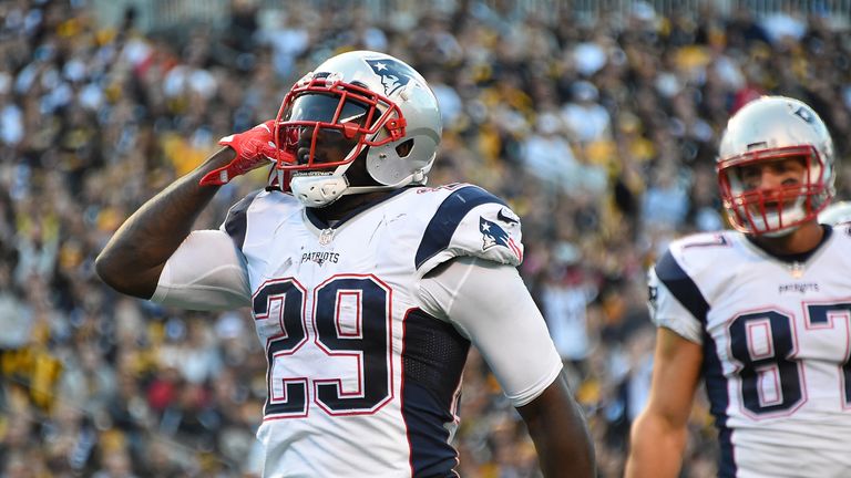 LeGarrette Blount ran in two touchdowns as New England beat Pittsburgh