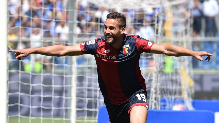 GENOA, ITALY - MAY 08:  Leonardo Pavoletti of Genoa CFC celebrates after scoring the opening goal during the Serie A match between UC Sampdoria and Genoa C