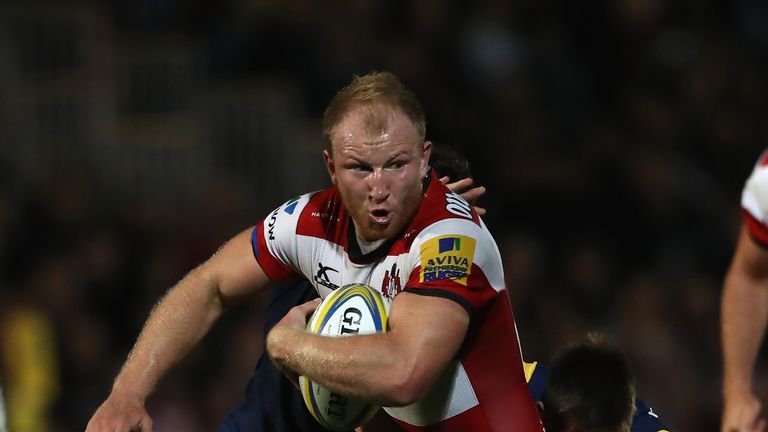 Matt Kvesic of Gloucester runs with the ball 