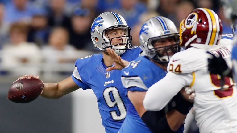 DETROIT, MI - OCTOBER 23: Quarterback Matthew Stafford #9 of the Detroit Lions looks for a receiver down field against the Washington Redskins during first