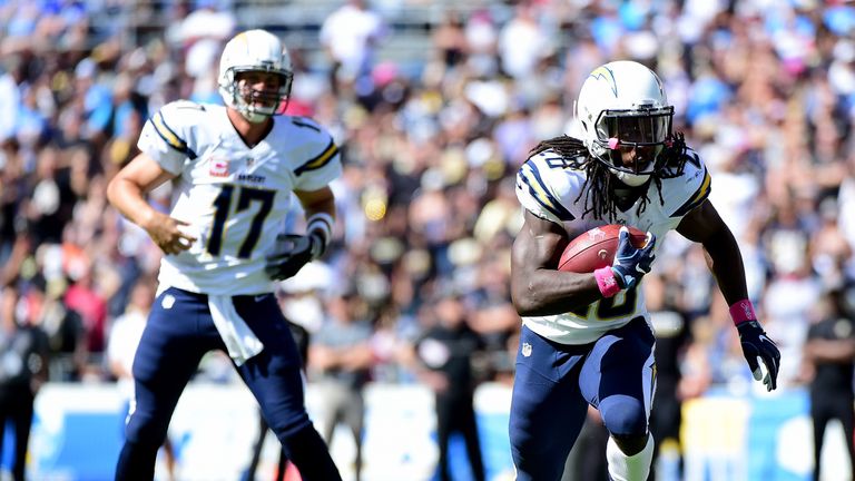 SAN DIEGO, CA - OCTOBER 02:  Melvin Gordon #28 of the San Diego Chargers takes a handoff from  Philip Rivers #17 during the second quarter against the New 