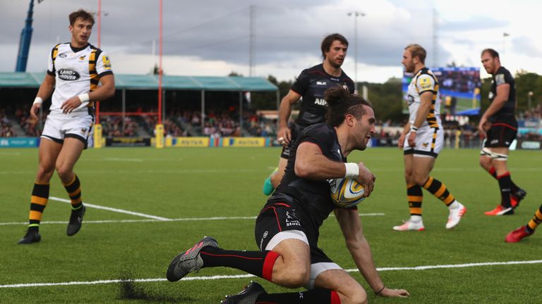 Mike Ellery of Saracens scores their second try 