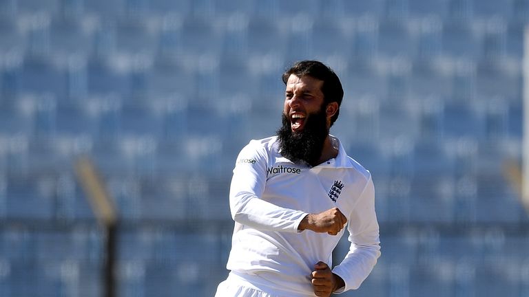 Moeen Ali celebrates dismissing Shakib Al Hasan during the 4th day of the 1st Test