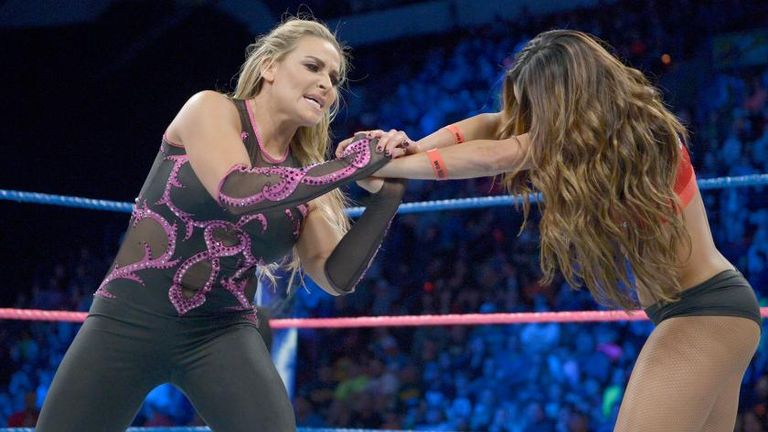 WWE - Nikki Bella v Natalya