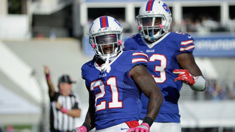 LOS ANGELES, CA - OCTOBER 09:  Nickell Robey #21 of the Buffalo Bills celebrates his interception with teammate Zach Brown #53 in the fourth quarter of the