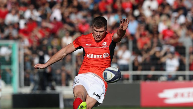 Owen Farrell of Saracens kicks a penalty during the European Rugby Champions Cup match between RC Toulon and Saracens 15/10/16