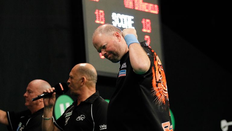 UNIBET WORLD GRAND PRIX.CONVENTION CENTRE,CITY WEST,.DUBLIN,IRELAND.PIC;LAWRENCE LUSTIG.ROUND 2.Adrian Lewis v Raymond van Barneveld.RAYMOND VAN 