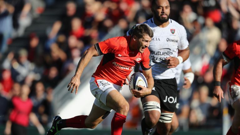 TOULON, FRANCE - OCTOBER 15:  Richard Wigglesworth of Saracens breaks clear to score their second try during the European Rugby Champions Cup match between