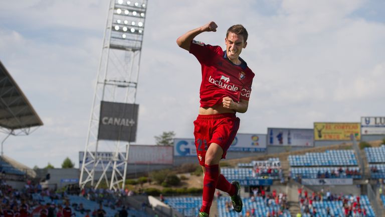 GETAFE, SPAIN - SEPTEMBER 15:  Roberto Torres of Osasuna celebrates after scoring his team's opening goal against Getafe during the La Liga match between G