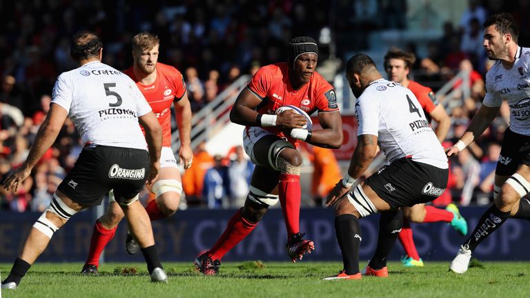 Maro Itoje charges upfield against Toulon