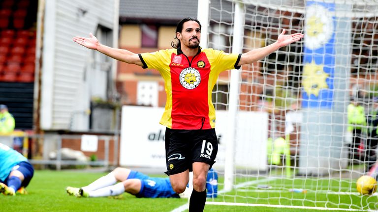 PARTICK THISTLE v HAMILTON  .  FIRHILL STADIUM - GLASGOW  .  Partick Thistle's Ryan Edwards celebrates equalising for the home side