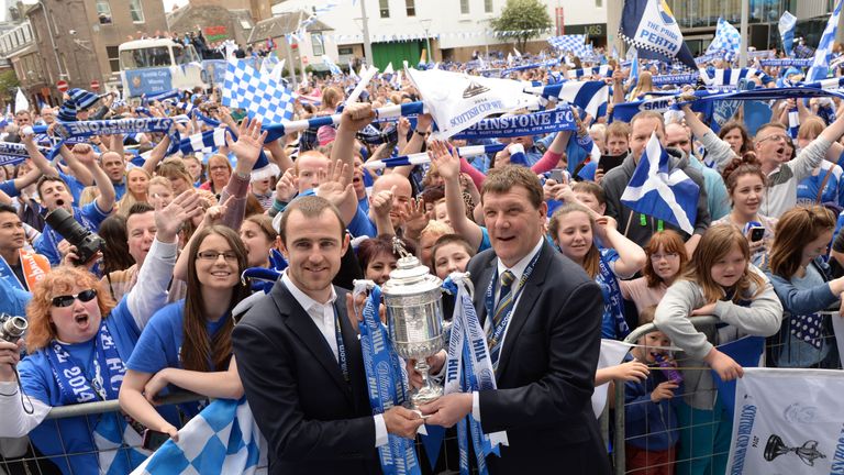 St Johnstone manager Tommy Wright (right) and captain Dave Mackay show off the 2013-14 Scottish Cup to the Perth public.