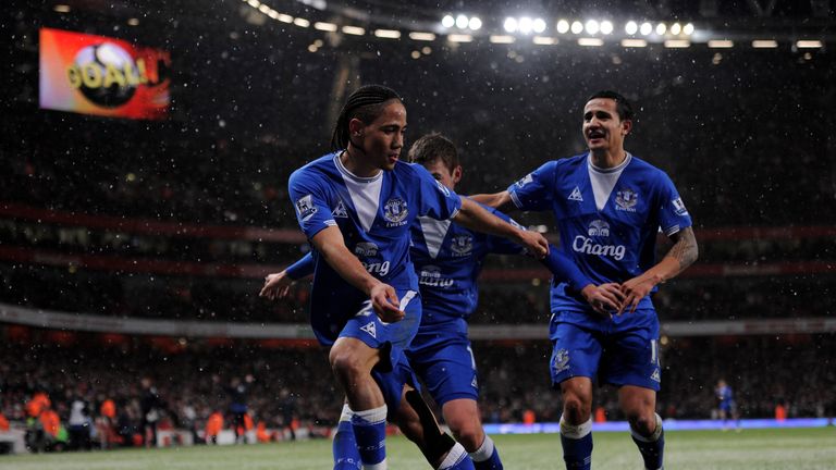 LONDON, ENGLAND - JANUARY 09:  Steven Pienaar of Everton celebrates scoring their second goal during the Barclays Premier League match between Arsenal and 