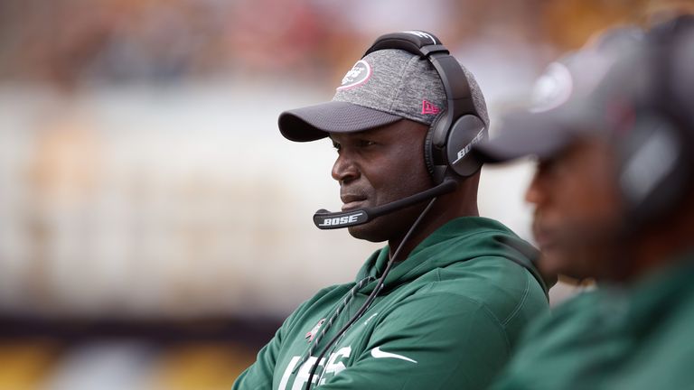 PITTSBURGH, PA - OCTOBER 09:  Head coach Todd Bowles looks on during the second half while playing the Pittsburgh Steelers at Heinz Field on October 9, 201