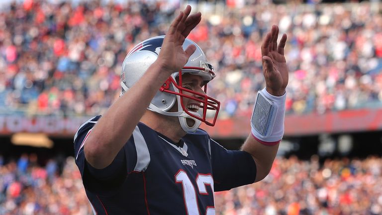 FOXBORO, MA - OCTOBER 16:  Tom Brady #12 reacts in the second half in game against the Cincinnati Bengals at Gillette Stadium on October 16, 2016 in Foxbor