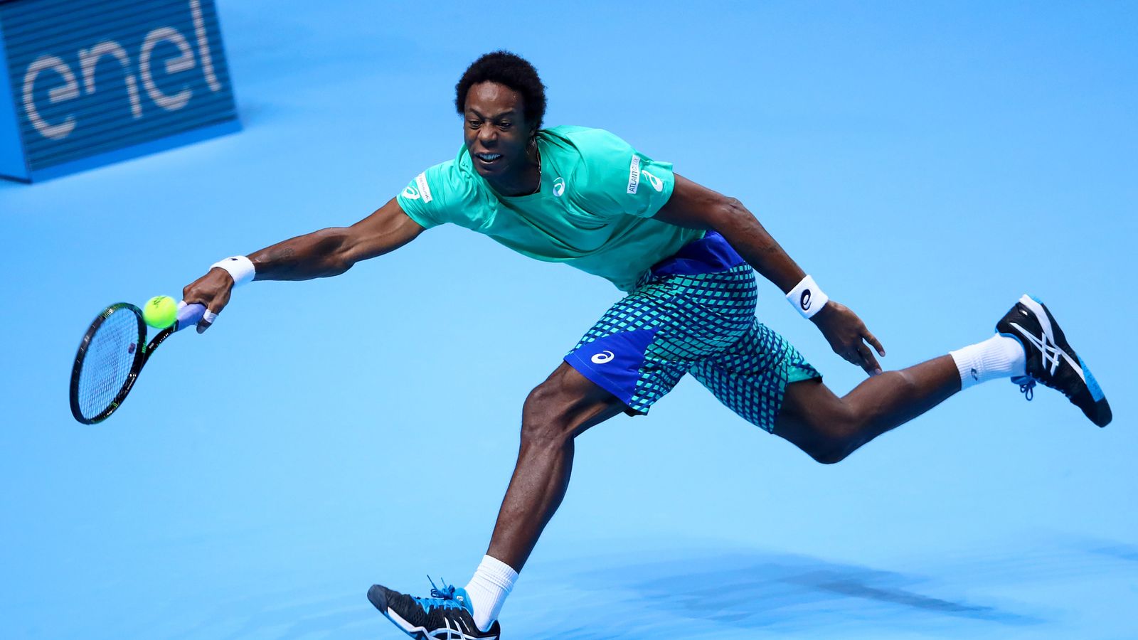 Gael Monfils takes on Dominic Thiem at the ATP World Tour Finals ...